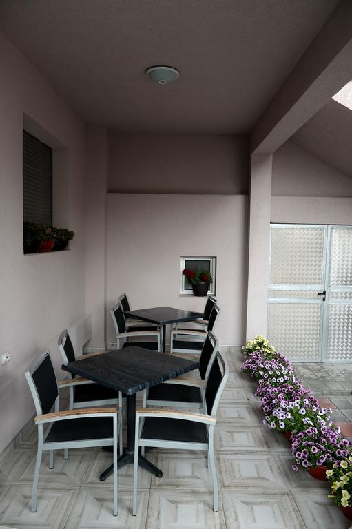 Guesthouse Dokic Leskovac  Ngoại thất bức ảnh