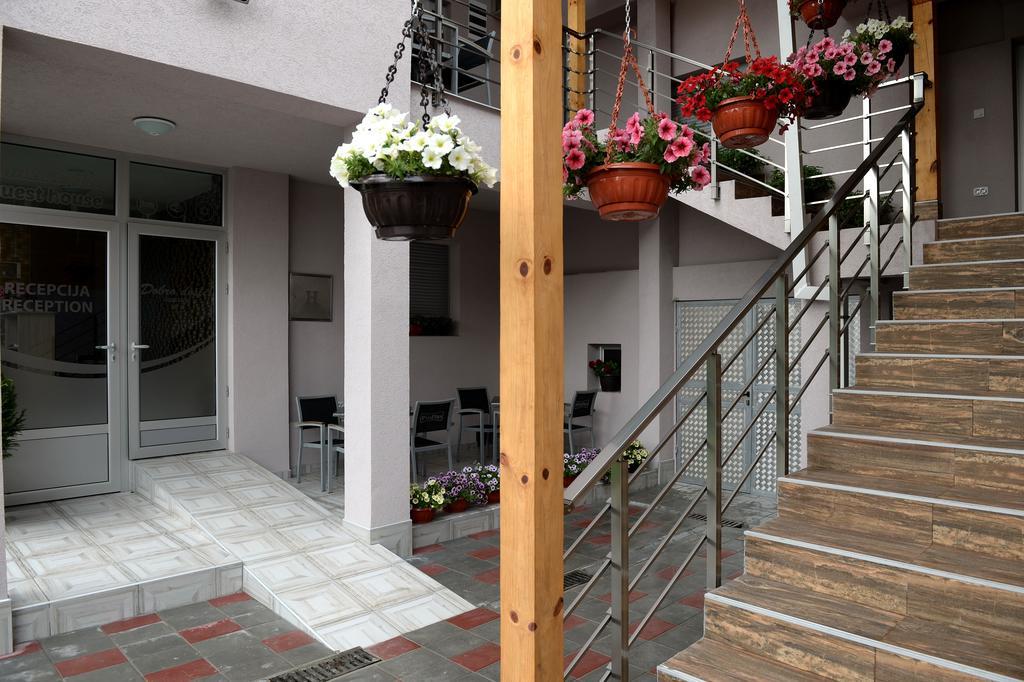 Guesthouse Dokic Leskovac  Ngoại thất bức ảnh