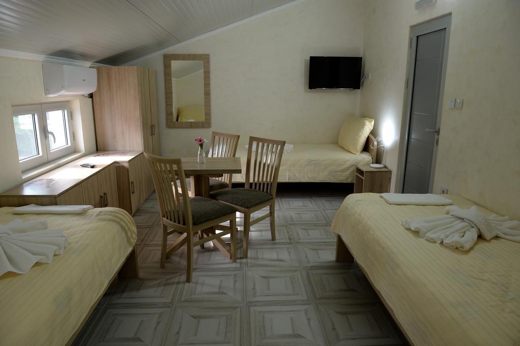 Guesthouse Dokic Leskovac  Ngoại thất bức ảnh