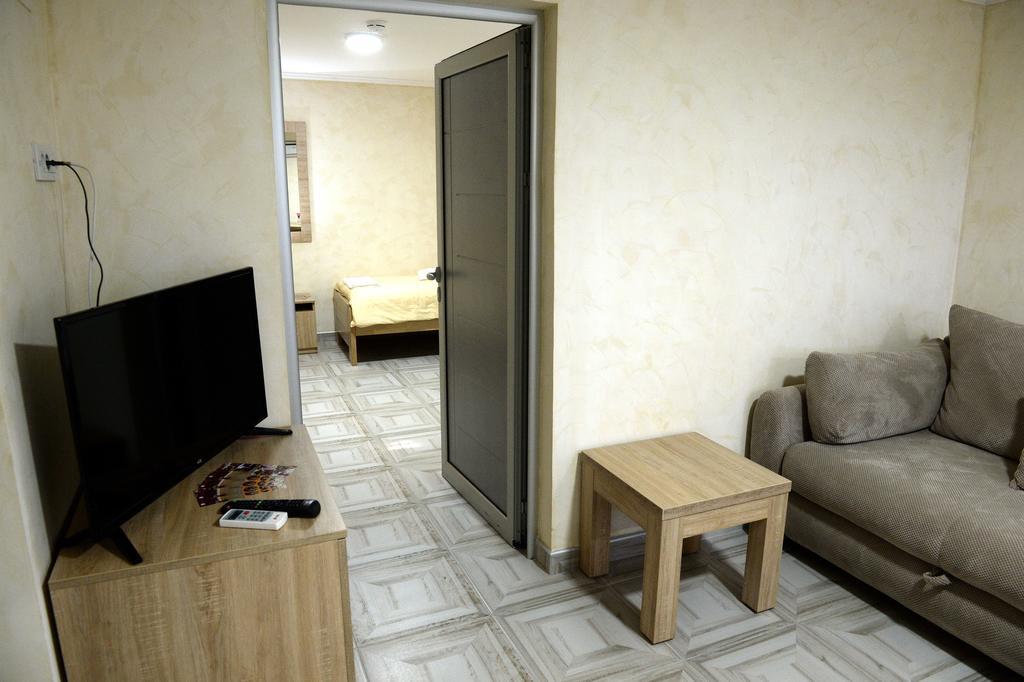 Guesthouse Dokic Leskovac  Ngoại thất bức ảnh