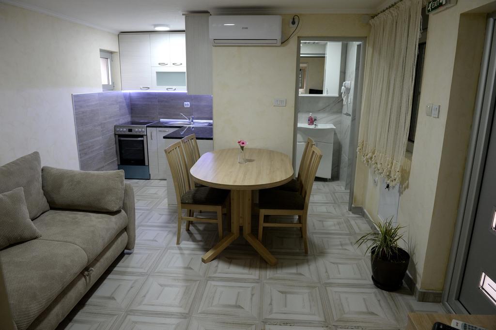 Guesthouse Dokic Leskovac  Ngoại thất bức ảnh