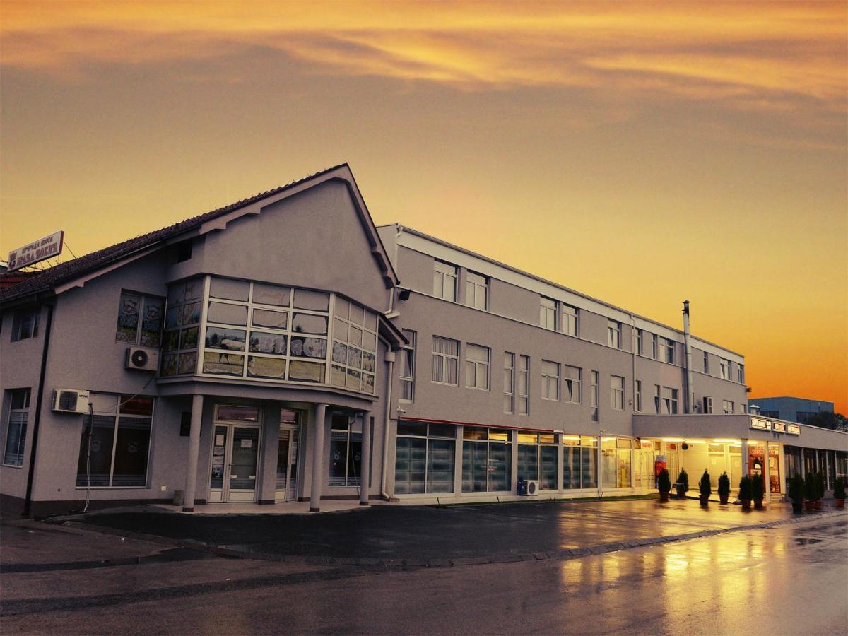 Guesthouse Dokic Leskovac  Ngoại thất bức ảnh